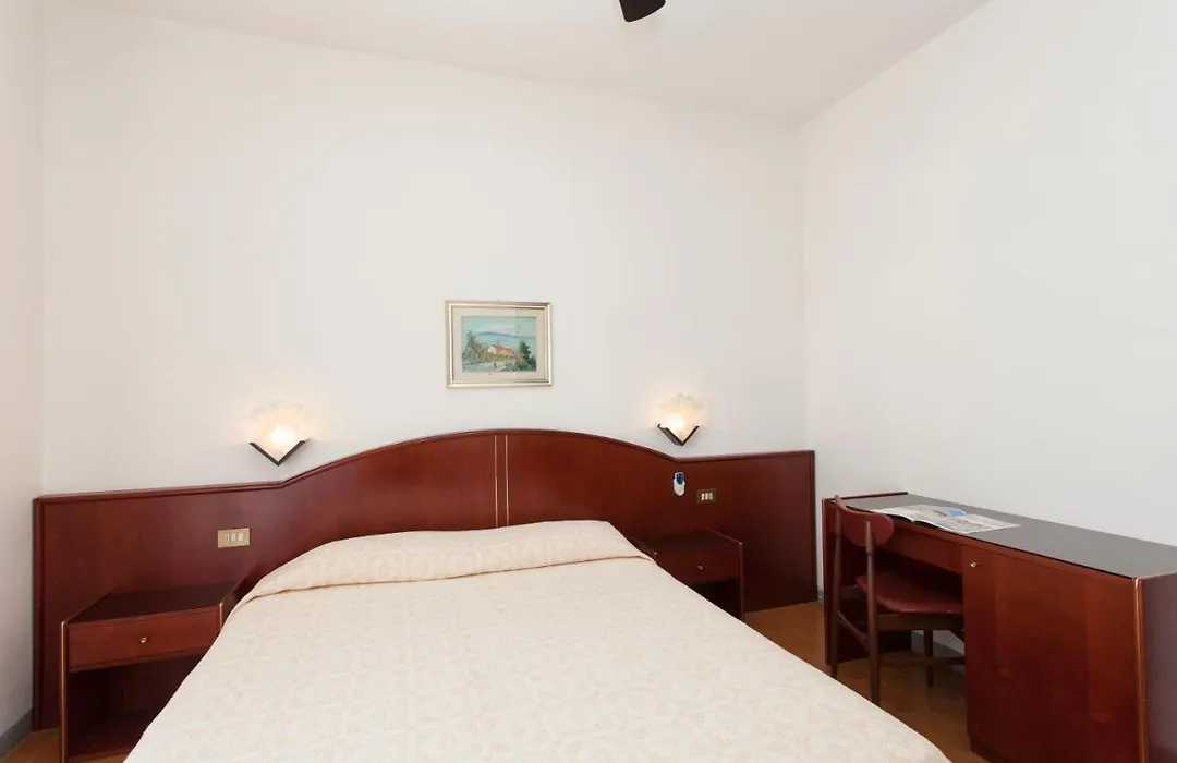 Hotel Arborea-1